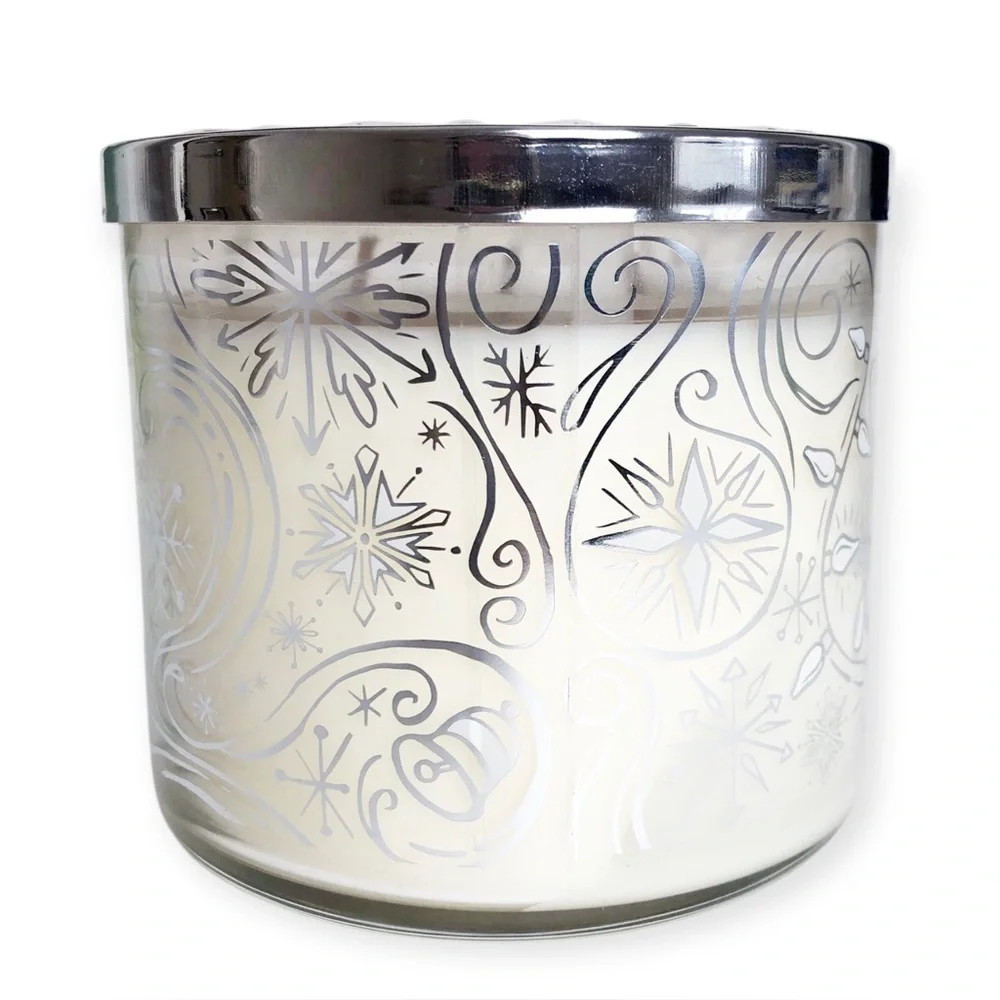 Bath & Body Works Winter 3 Wick Scented Candle NWT Holidays Christmas - Picture 2 of 5